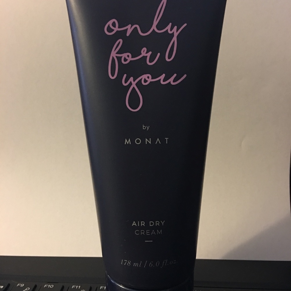 Monat full size bottle Air Dry Cream